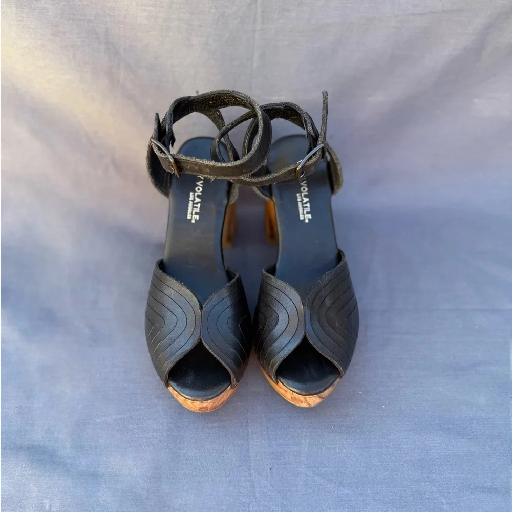 Very Volatile Leominster Platform Sandals Women’s Size 6 Black Leather # 551172 - Picture 2 of 7